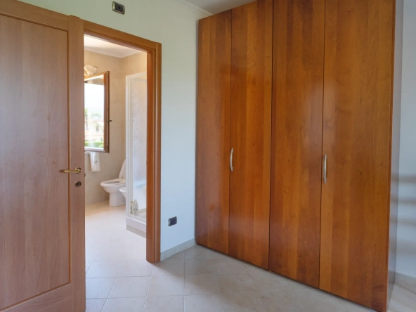 Villa Scalea Calabria Large room closet