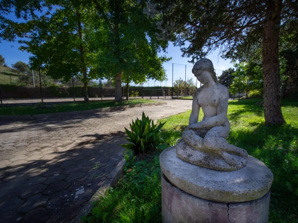 Ornamental statue Villa in Calabria